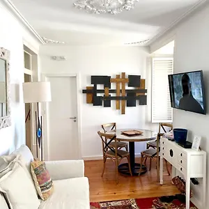 Apartamento Bright And Spacious Three Bedroom In The Heart Of, Lisboa